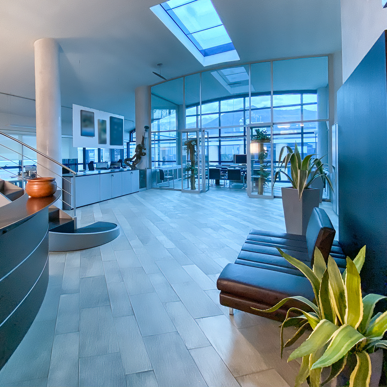 iStock-xlmrt slider-square-1