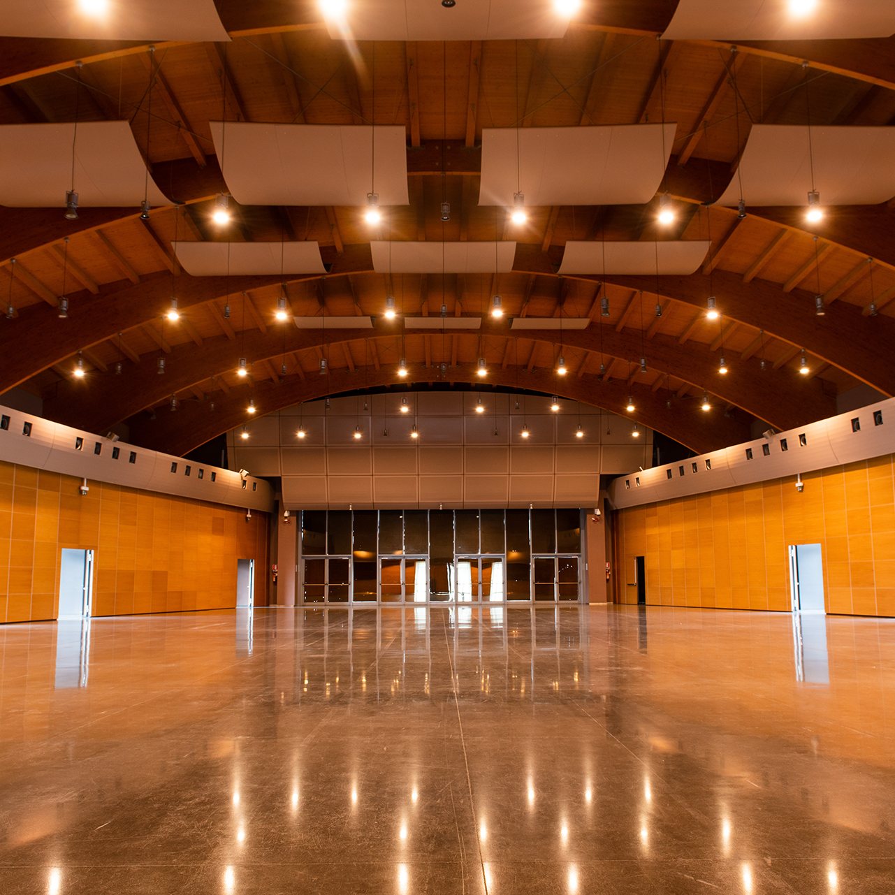 iStock-xlmrt slider-square-2